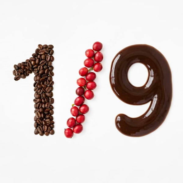 1/9　ジャマイカ ブルーマウンテンコーヒーの日
コーヒー液からチョコレート質感を感じる
#AIart NanoBanana