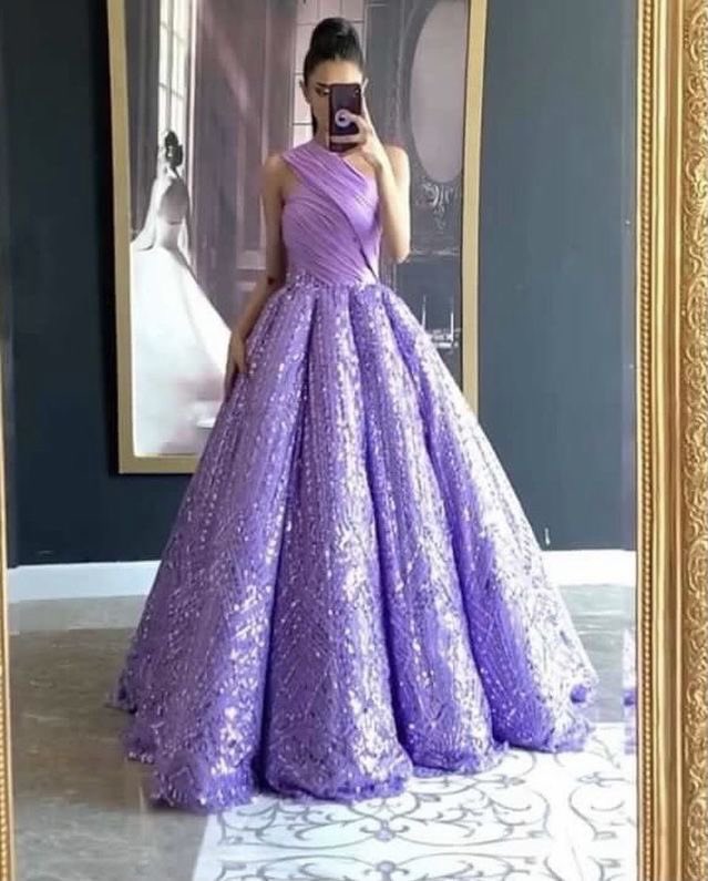 789_00a's tweet image. معزومة على ملكة وحده كريهه وعرفت ان تفاصيل الحفله وفستانها بهاللون والموديل قريب من ذا .. وقررت اغطي عليها طلتها ❤️❤️.