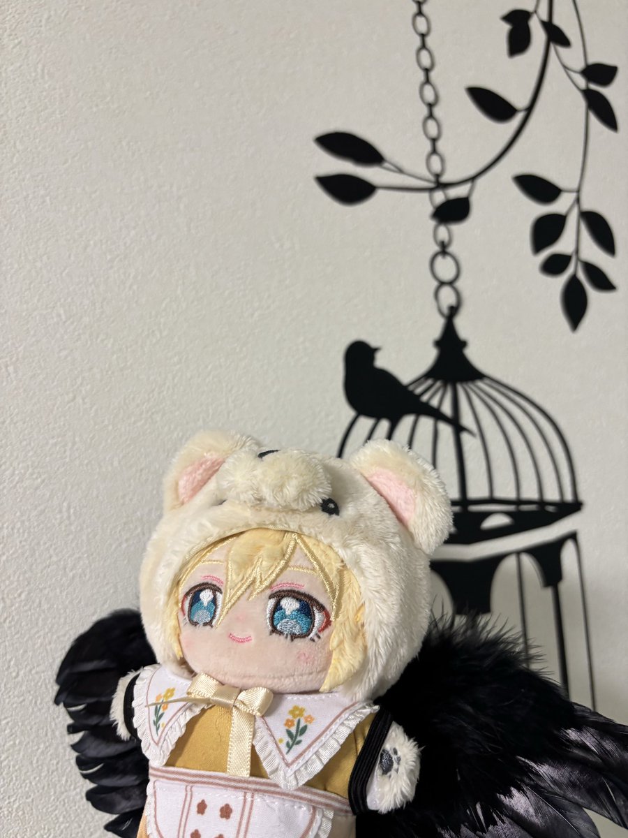 お誕生日おめでとう♪
うちの英智は昨日お仕事頑張りすぎて闇落ちしかけてますが、まだまだ頑張れるよ！応援してる😊