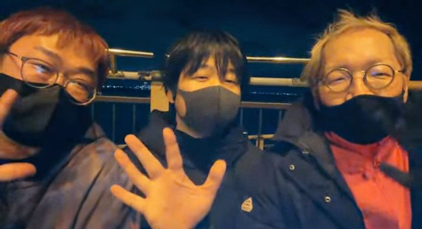 ライブ配信ご視聴いただきありがとうございました！
夜の江ノ島おじ散歩配信でしたが、皆さんとお話できて楽しかったです☺
アーカイブも公開いたしましたのでよろしければご視聴よろしくお願いいたします🫡
私達は引き続き朝まで撮影してきます👍✨