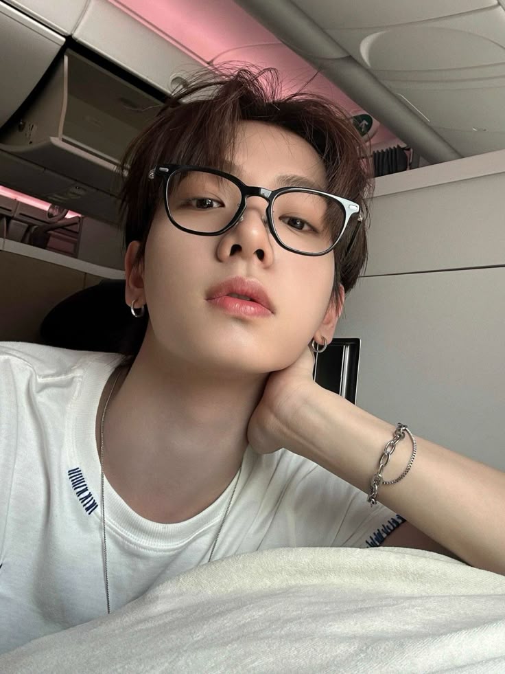 THEMOVIESOVER's tweet image. ㅤ️
🦈ㅤ️NAM SAN’s 𝗥𝗘𝗖+𝗥𝗗

JANUARY IS BUSY MONTH!! Thank you EC+ for making me busy. I've been going back and front from Seoul to Jakarta for some reason. Guess what for? 😏
ㅤ️