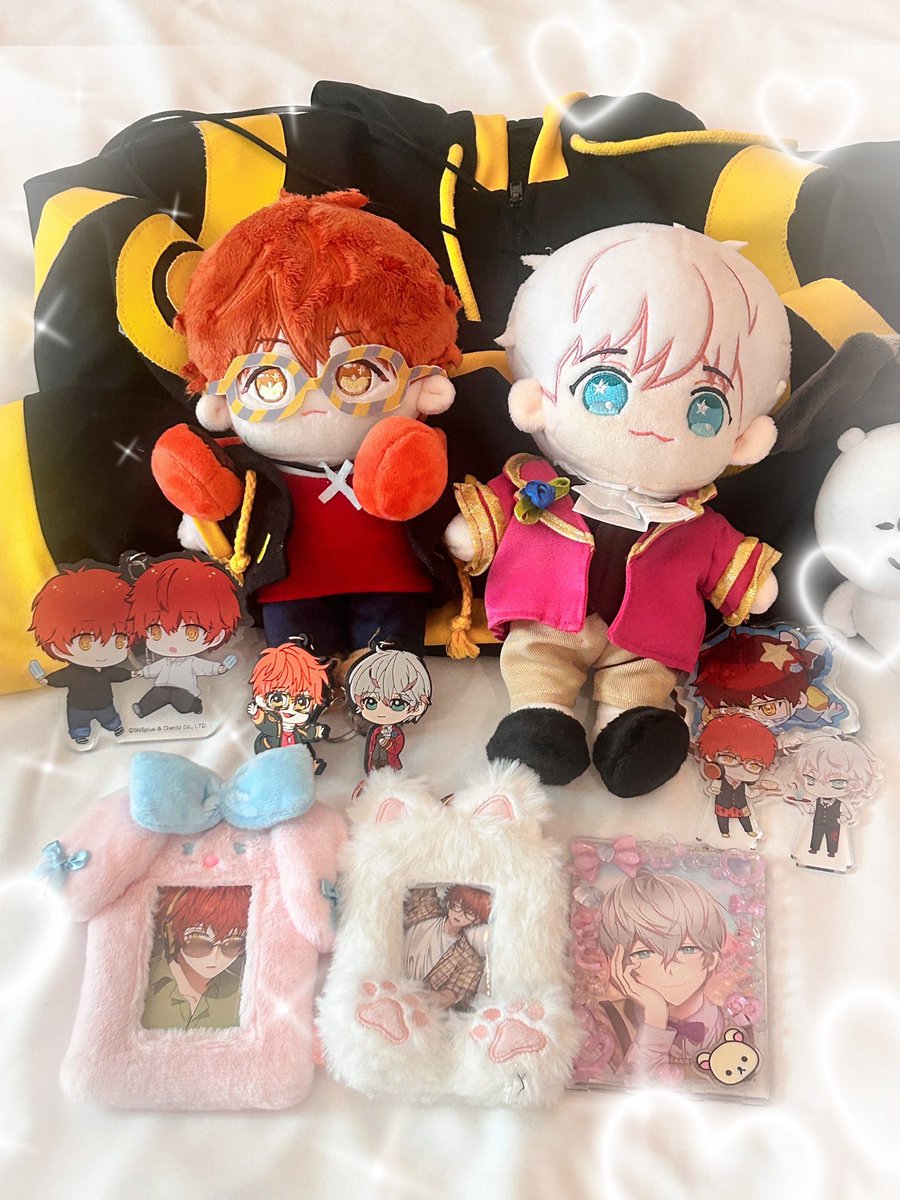 #수상한메신저_트친소
안녕하세요 저랑 수메얘기만 오백시간해줄 트친 구합니다🥺🥺 최쌍둥이 최애고 모든 커플링을 애정해요 🥺🥺🥺