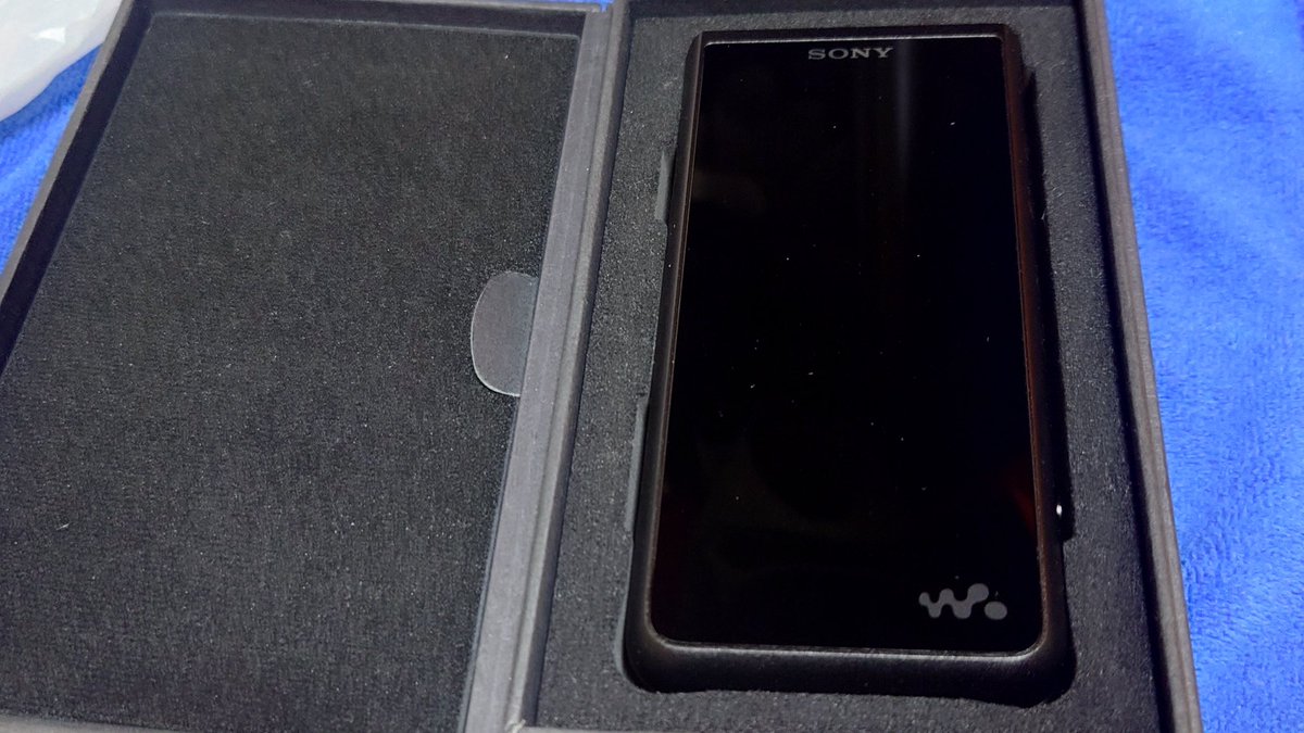 ryoutadb's tweet photo. Zx507着丼です！
買いなおしですw😇
アホや😇

#Sony 
#Walkman 
#Zx507 https://t.co/B0eLol1fM7