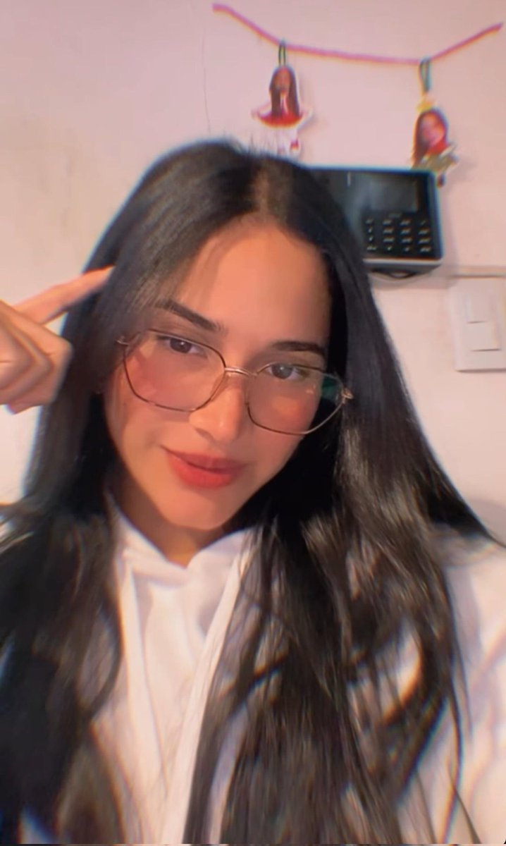 Ninicole148's tweet photo. 🤓💜 https://t.co/vrZGXf4kzc