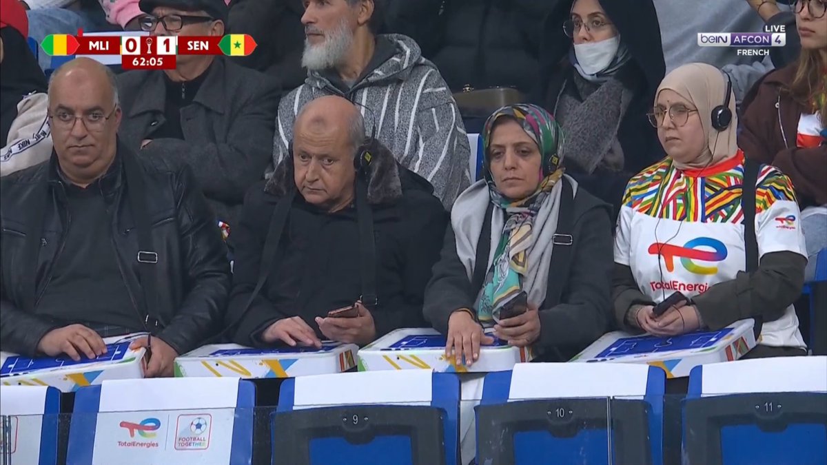 Moroccanfoot94's tweet photo. 👏🏽🇲🇦 Des technologies innovantes ont permis a des personnes sourdes et malvoyantes de suivre les matchs de la Coupe d’Afrique des Nations et de vivre chaque moment fort à l’intérieur du stade.🥰😍♥️ https://t.co/FuVwXuDBEA