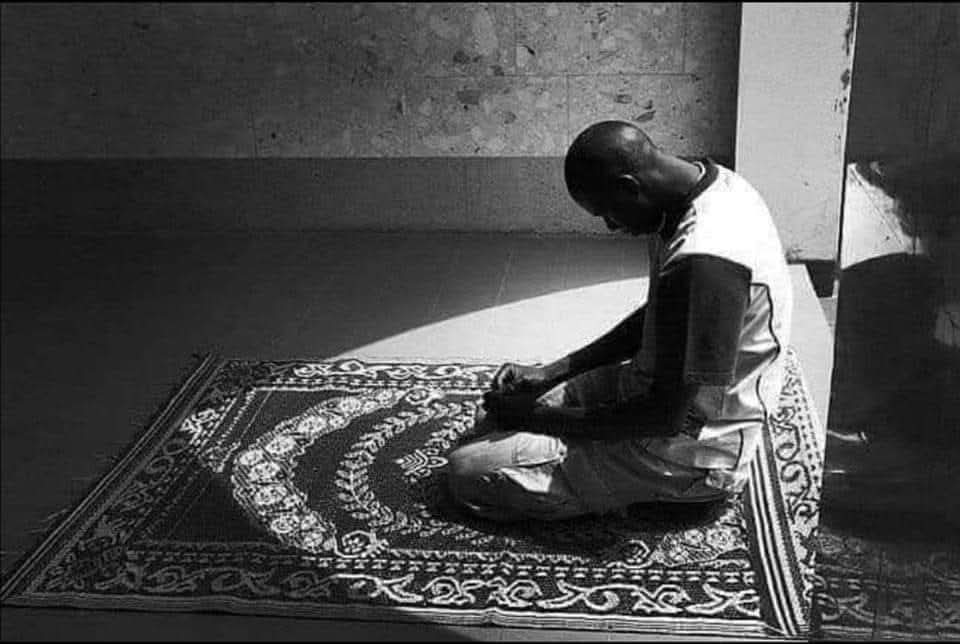 أهلَكتنا المَعاصي يا الله،
فَاللهُمَّ طَهِّر قُلوبنا