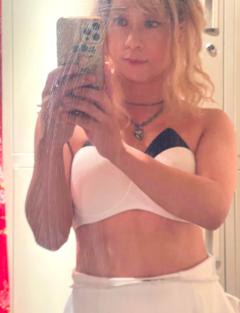 kitty7243's tweet image. オカおわでお着替え！
すぐパッド上がってきちゃう(黒)