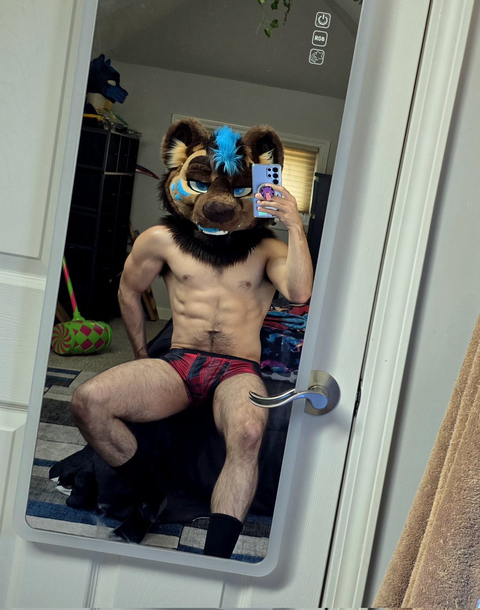 MischiefAB's tweet image. Let me slip into something a little more comfortable