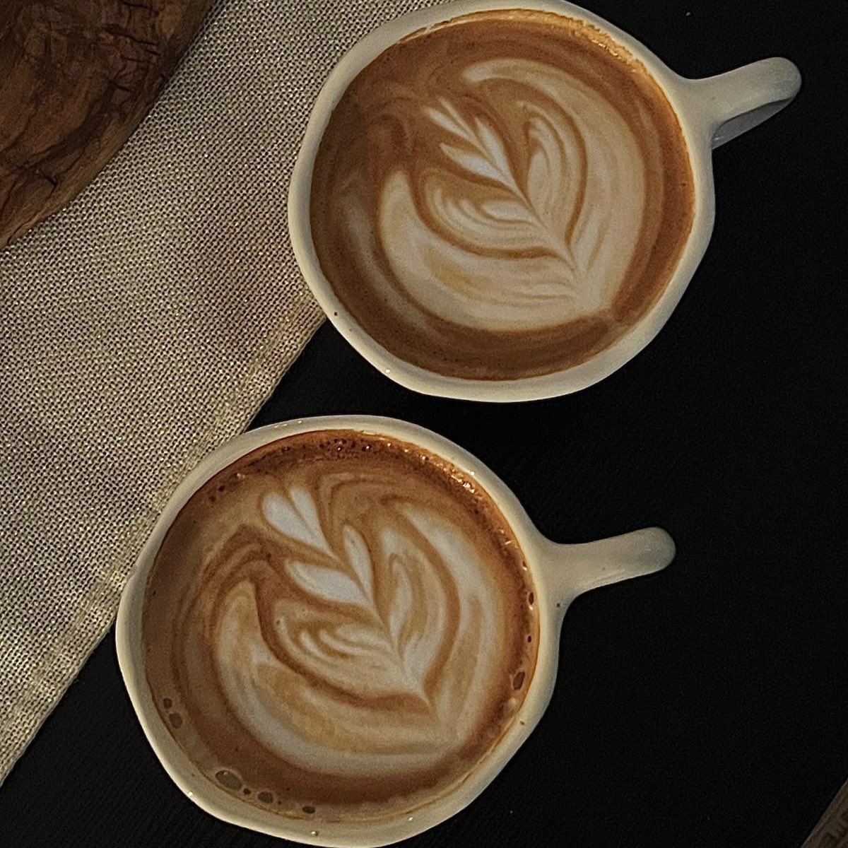 evrmiss's tweet image. begin again – mini au mileven 

onde ellie e mike encontram o conforto de um recomeço numa quarta-feira qualquer