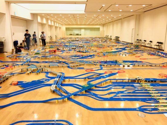 ガチでプラレールで東京から鹿児島中央まで行くとこんな感じになります。

ご参考までに。