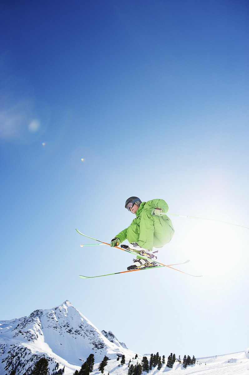 Cold weather makes it easy to forget the sun is still working. But reflection and altitude mean your skin is taking more than you think.

Stay in motion, and keep your skin protected.

#LifeInMotion #Surface