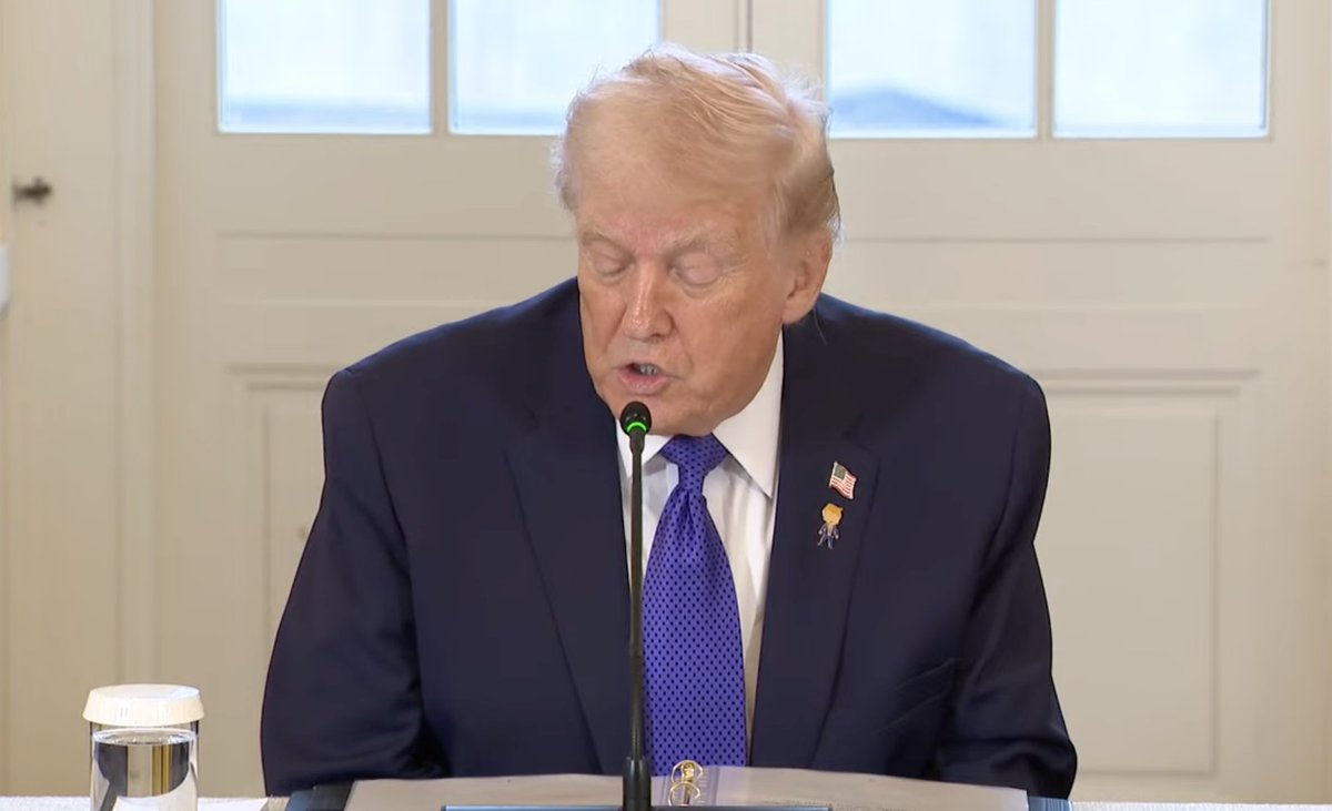 OrlvndoA's tweet image. #AHORA | Donald Trump le dice a los petroleros más poderosos del mundo que el futuro de Venezuela es prometedor, y que las inversiones van a contribuir con los venezolanos y los estadounidenses.