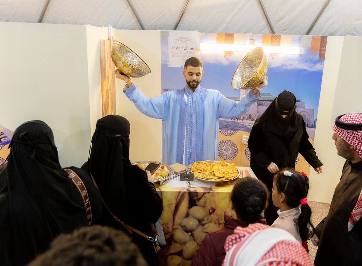 مشاركة مغربية l

تعددت المشاركات الدولية في مهرجان #كليجا_بريدة التي تؤكد حجم النجاح والانتشار، وتضمنت نسخة المهرجان الحالية مشاركة خاصة من #المغرب تقدم صنوف المائدة المغربية الشعبية، وبعض المعروضات والمشغولات اليدوية المحلية.