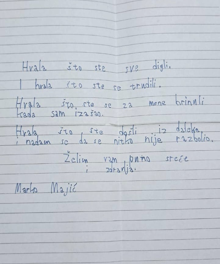 HrvatskaGSS's tweet photo. Po pronalasku dječaka 26.12., jedan od naših spašavatelja dao mu je jaknu da se ugrije 🤍

Danas poruka ✍️

Zbog ovakvih stvari uniforma se sutra lakše obuče. ❤️‍🩹 https://t.co/JUun028tij