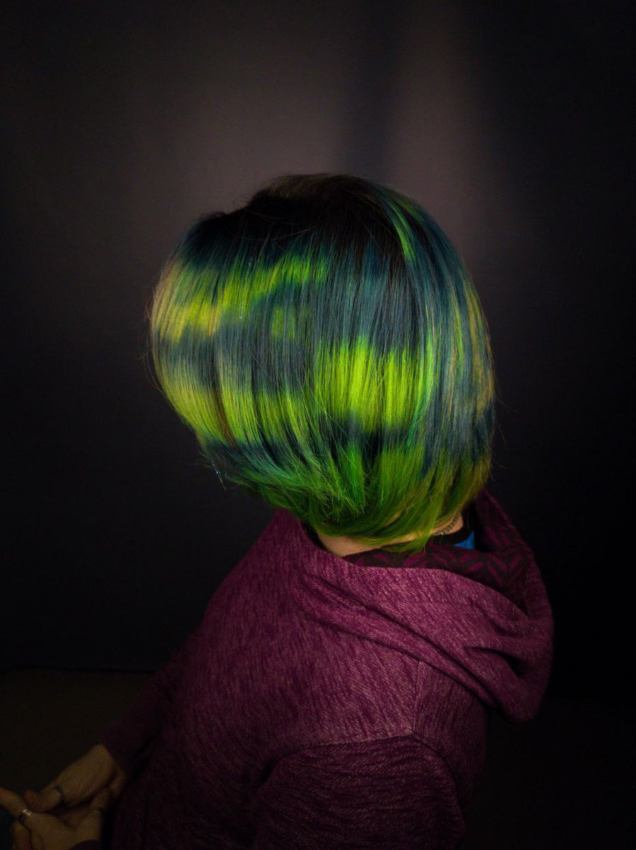 Дивіться що робила. Гарно ж 💅🏻
Це я робила полярне сяйво у Харкові ❤️