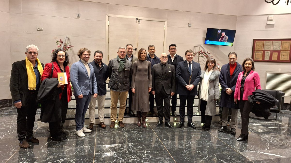 teatreprincipal's tweet photo. Amb el teatre #ple de públic, #rialles i #aplaudiments, la #sarsuela ha tornat al Principal!
🚀 Més de 100 persones han fet possible l'estrena de "La corte de Faraón". Gràcies a tothom per aquest gran èxtit!
📌 Darreres funcions dies 10 i 11 de gener ➡️ https://t.co/9X9QyPSJAR https://t.co/byj9l6Lu8g