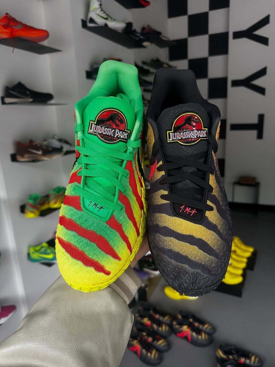 JustFreshKicks tweet media