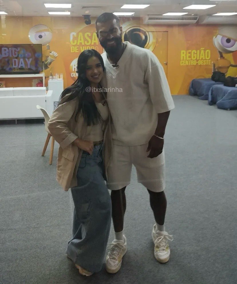 ttdajadde's tweet image. SÃO ELES 😭 VAMOS VOTAR MUITO NA JORDANA E NO RICARDO PFV @Jordanarmorais 
#BigDay #BBB26