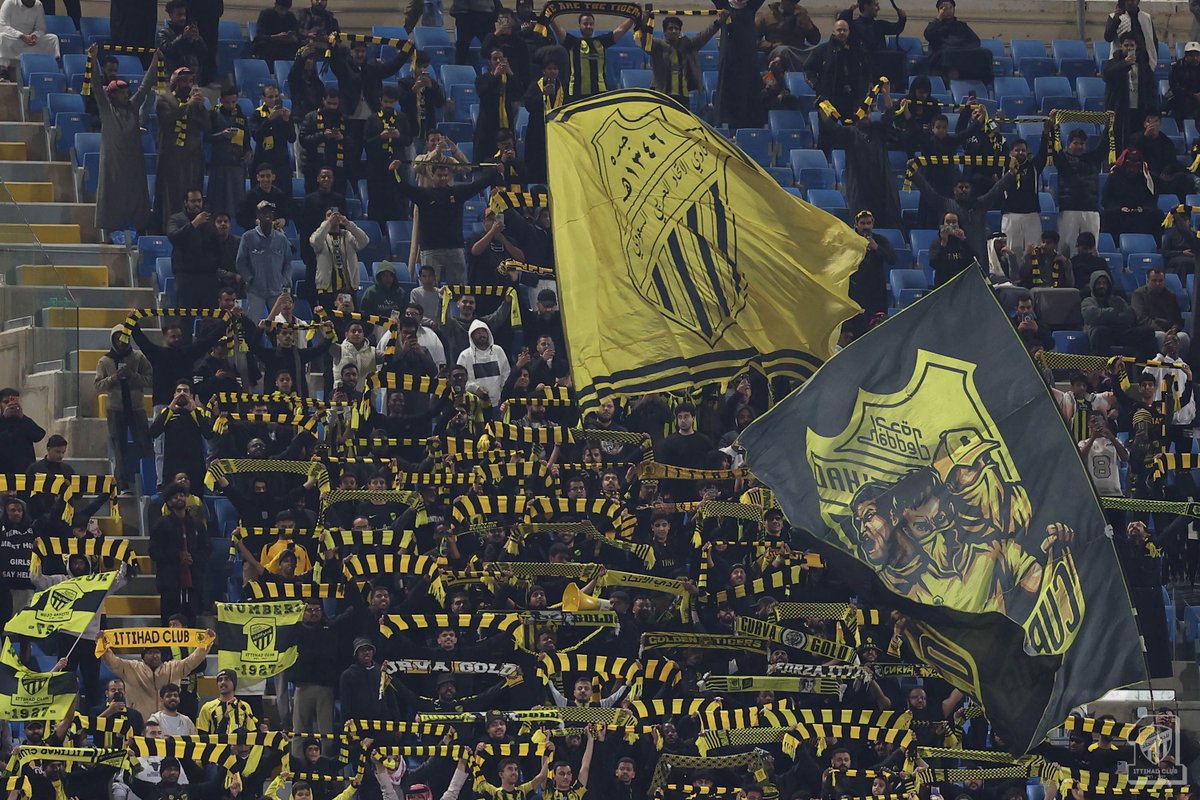 ittihad_fns's tweet image. حـتى لو طلعت القمر .. 💛🖤
#الاتحاد_الخلود