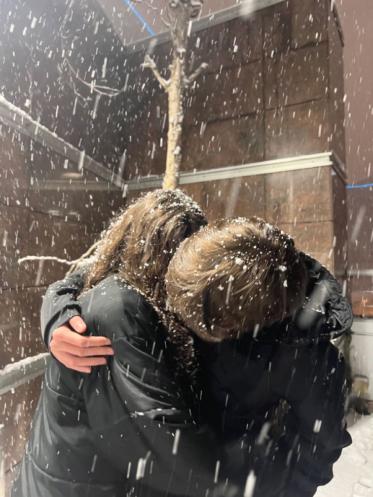 ☠ ━══ 𝑷𝑶𝑺𝑻 𝑰𝑵𝑺𝑻𝑨𝑮𝑹𝑨𝑴 ══━☠ 

 Ubicación: Toronto, Ontario 🇨🇦

Cruzamos la frontera y valió cada kilómetro. 🏔️ Sé que dejamos un incendio en casa con nuestra salida, pero esta vista y estar aquí contigo... no lo cambio por nada. ❄️🏉⭐

        @ᵈʸˡᵃⁿᶜᵈ⁸¹