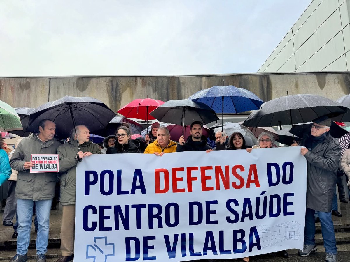 Modesto_Renda's tweet photo. Cos veciños/as de #Vilalba, na concentración que convocamos por unanimidade para reclamar unha atención #sanitaria pública, digna e de calidade no noso #CentroDeSaúde. 

Grazas a todos por vir 👏 https://t.co/UlKmyfCod2