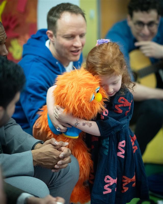 NYCMayor's tweet image. This morning, Ms. Rachel and I visited District 2 Pre-K Center, where we sang and read with the wonderful students and educators. We also discussed universal childcare - and how we're making it happen for NYC!