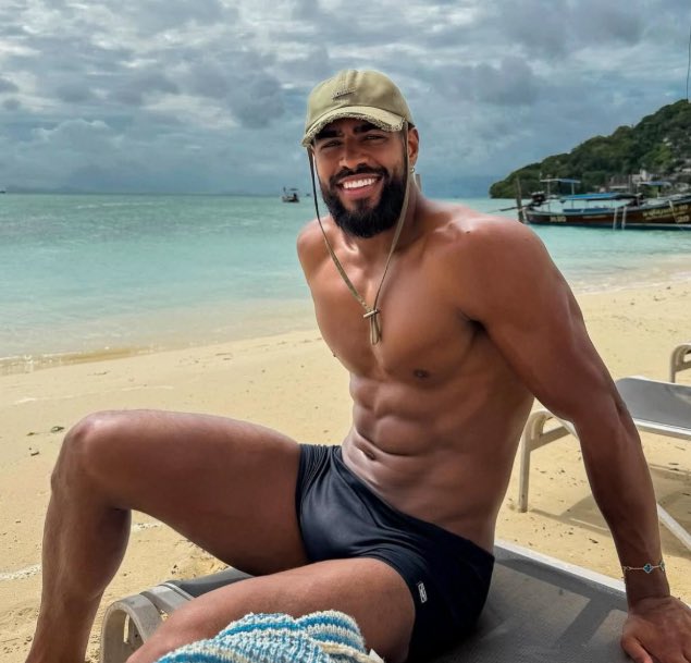 lando 🥂🎧 tweet media