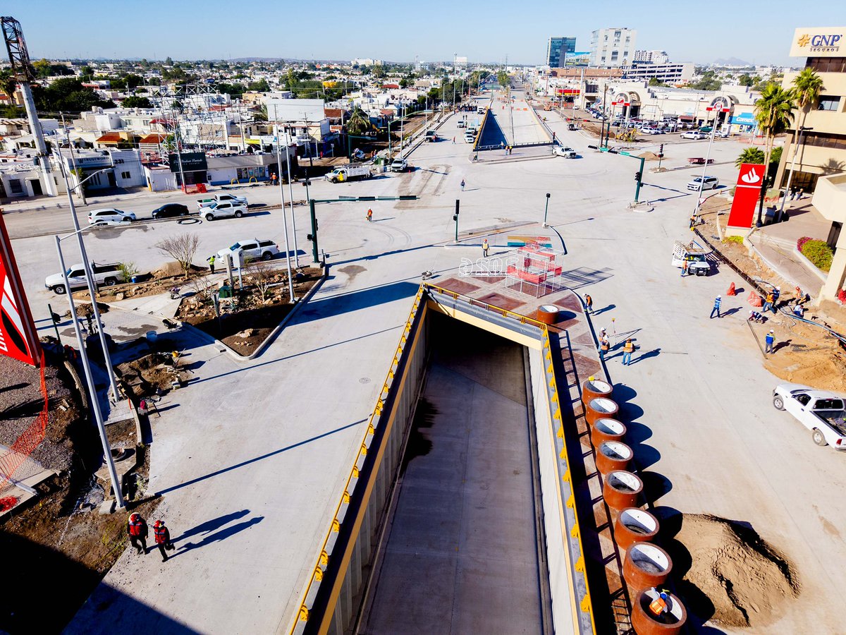 tonoastiazaran's tweet image. ¿Ya están listos para estrenar el nuevo paso a desnivel del Colosio y Solidaridad? Vean nada más, ya casi se llega el día. 

🚧✨ Con un 94% de avance, esta gran obra mejorará la movilidad y la seguridad vial. Recorrimos sus avances junto a creadores de contenido para conocer de…