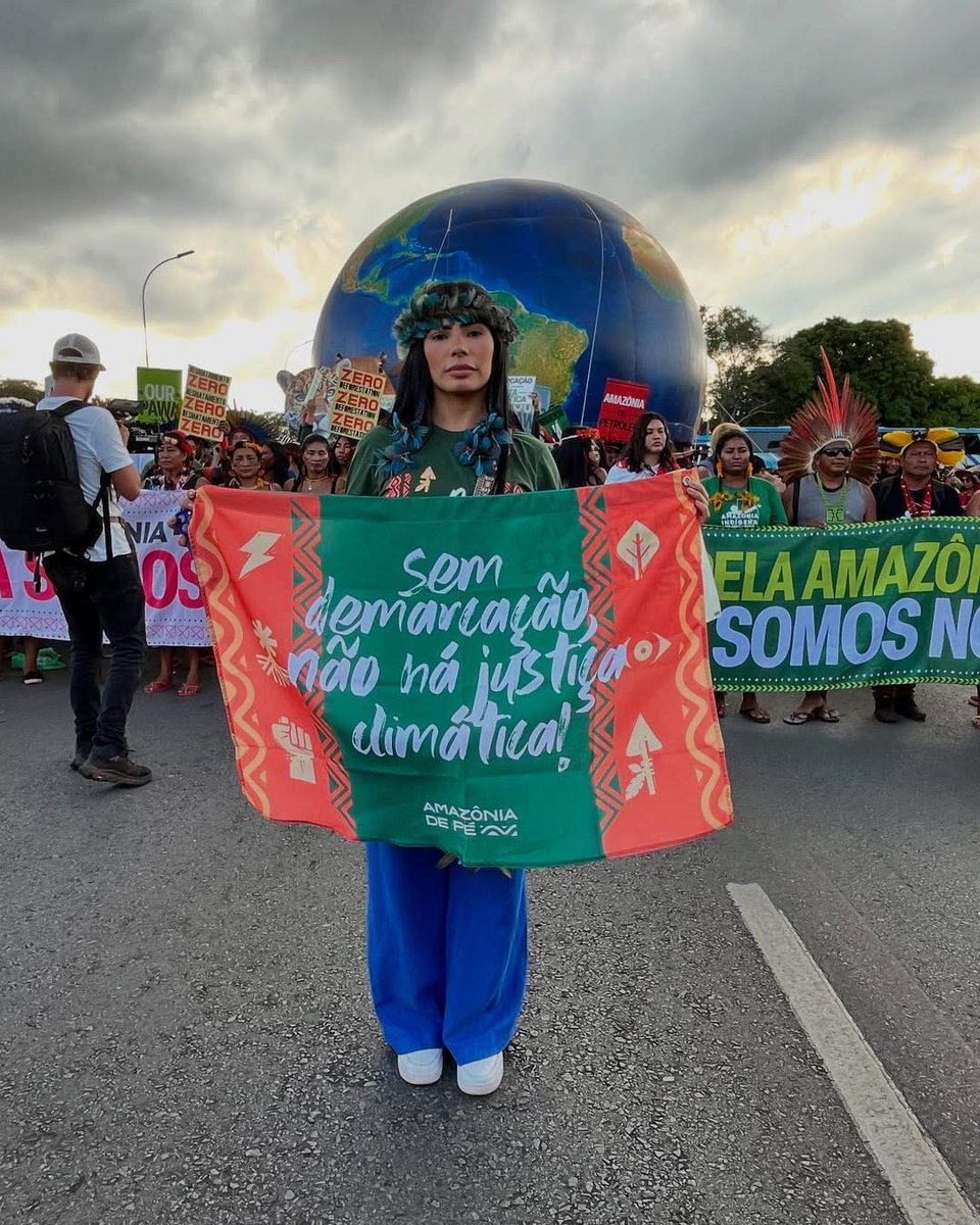 livieuniverse's tweet image. A Marciele é para além de um rosto bonito e um item de boi, a existência dela é POLÍTICA. Marciele Albuquerque já participou da Climate Week (ONU) em Nova York, da Conferência da Juventude pelo Clima em ROMA (FAO) e da COP29 da ONU no Azerbaijão. 

Politizada! 🪇 #BBB26