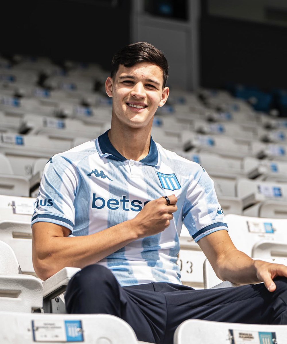 <a href="/FabriSerraOK/">Fabrizio Serra 🎓</a> | EN VIVO

“En lo personal pienso que Racing no está haciendo un buen mercado de pases. Se está conformando con lo que tenía. Valentín Carboni no me termina de convencer” 

👉🏻 youtube.com/live/VOuH9P8SE…