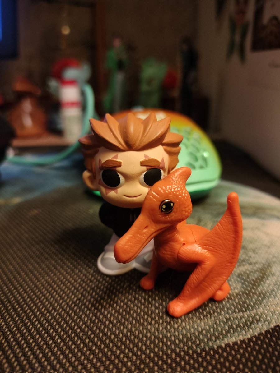 Ура, Володя воссоединился со своим летучим другом!