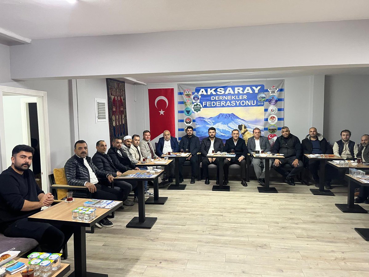 İlçe Gençlik Kolları Başkanımız <a href="/YunusemrYildiz/">Yunus Emre YILDIZ</a> ve İl Gençlik Kolları Yürütme Kurulu Üyemiz <a href="/MTufanKocak/">M. Tufan KOÇAK</a> ile birlikte Aksaray Dernekler Federasyonunu ziyaret ettik.Kıymetli hemşehrilerimizle bir araya gelip güzel bir sohbet ettik,düşüncelerini dinledik,muhabbet ettik.