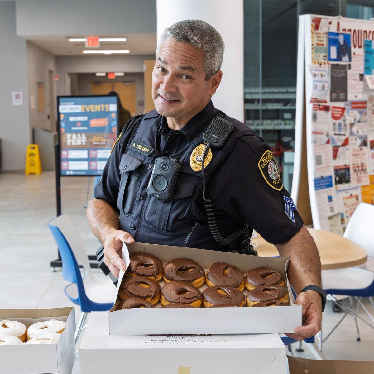 bradleyu's tweet image. Give it up for BUPD and all the hard work these officers dedicate to our campus, our students and the entire Bradley community!
 
#LEAD #LawEnforcementAppreciationDay #BradleyUniversity