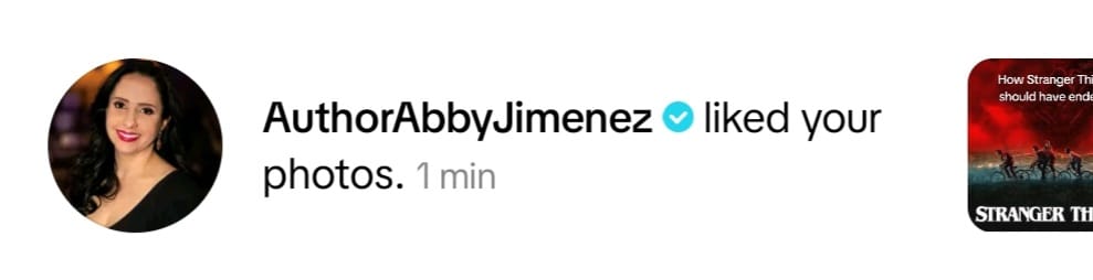 Hannah is writing tweet media