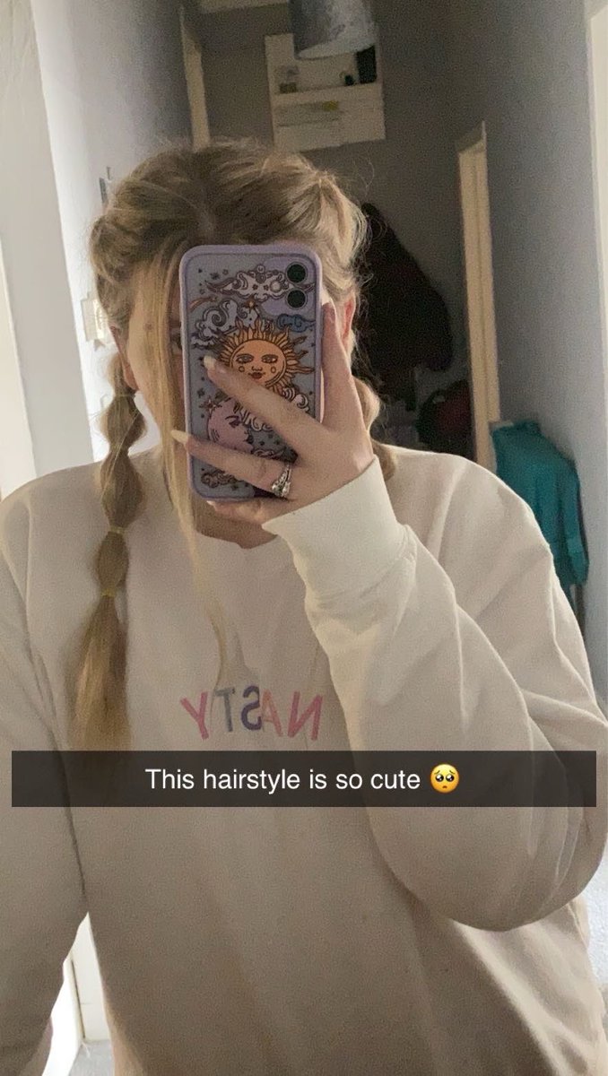 softwingss's tweet image. 5 years ago today. Promise rings front and centre lmao. Hair is still cute though