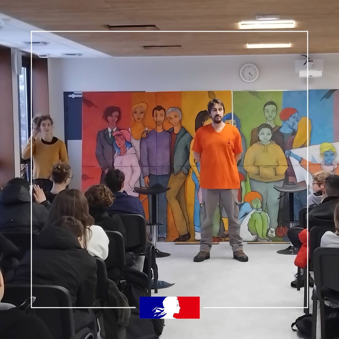 Image de Préfet des Hautes-Alpes - 🎭Lutter contre les discriminations par le théâtre : une action à destination des collégiens.
Cette 