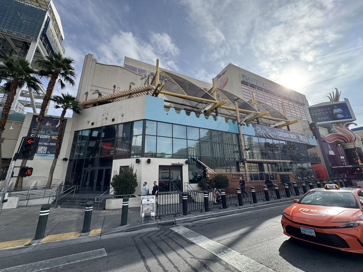 seventensuited's tweet photo. Category 10 is Luke Combs’ new country music bar and restaurant taking over the former Margaritaville space at Flamingo.

The three-story, 34,000 square foot venue features live music, multiple bars, a central stage and dance floor, themed lounges, and a rooftop bar overlooking the Las Vegas Strip.

Category 10 is projected to open in Fall 2026.