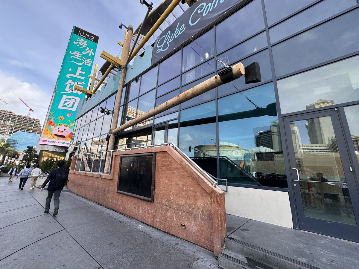 seventensuited's tweet photo. Category 10 is Luke Combs’ new country music bar and restaurant taking over the former Margaritaville space at Flamingo.

The three-story, 34,000 square foot venue features live music, multiple bars, a central stage and dance floor, themed lounges, and a rooftop bar overlooking the Las Vegas Strip.

Category 10 is projected to open in Fall 2026.