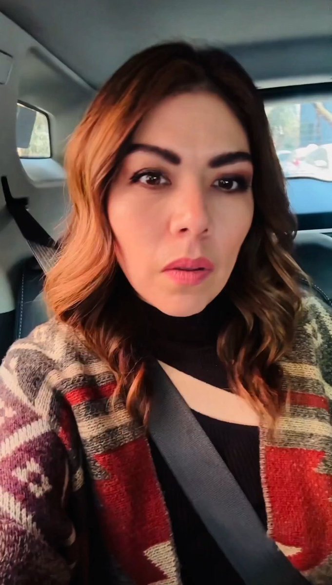 losexpulsados's tweet photo. Hay gente en México color cazuela que utiliza los filtros en las redes sociales para pertenecer a un selecto grupo de personas con piel blanca, simulando “estatus”, generalmente este tipo de fauna es un asco de personas, está estrictamente comprobado. Pero eso sí, SIEMPRE HAY QUE ACLARARLO.