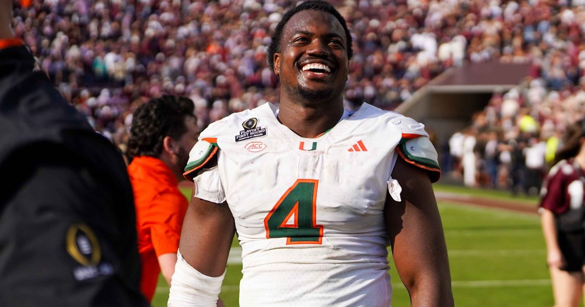 Underdog's tweet photo. Rueben Bain Jr. has generated 6.3 pressures per game in the College Football Playoff.

By comparison, Myles Garrett averaged 4.9 pressures/game this season. https://t.co/zdc1YWJXbU