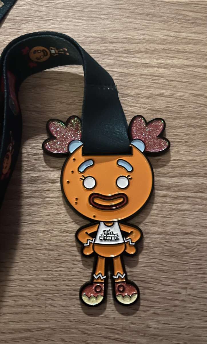 ladiesthatlift3's tweet image. Cute #ru2c medal. Managed 185.1 miles in 25 days. Not sure what i would’ve done with this important challenge to distract me from all the awful stuff that happened last month. Keeping focussed on running/hiking made an enormous difference.
@runup2christmas thank you❤️