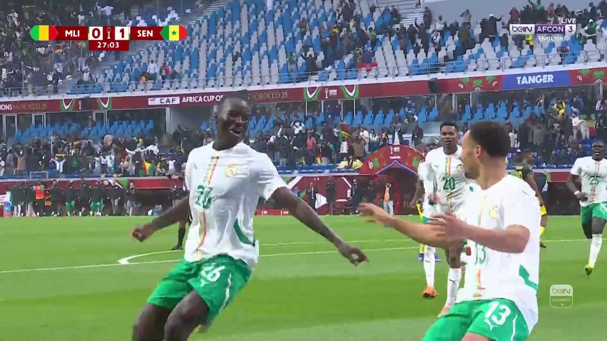 السنغال تسجل الهدف الأول في المباراة 