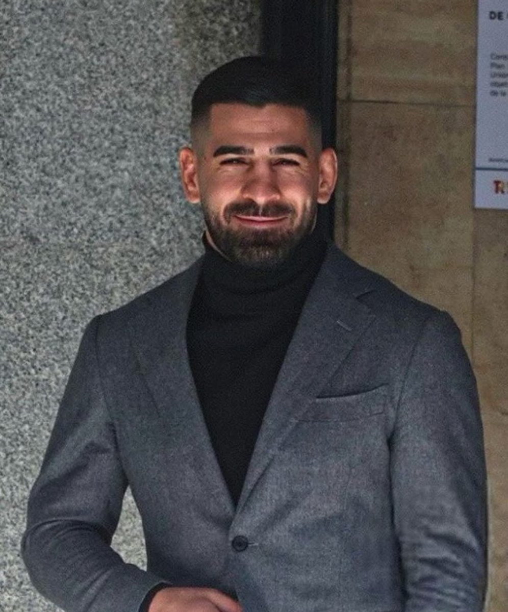 ChampRDS's tweet photo. 🚨 Ilia Topuria won his first legal battle against his ex-wife, Giorgina

- On January 7, Topuria appeared in court after Giorgina requested permission to travel from Spain to Miami with their daughter.

- The court ruled in favour of Ilia Topuria, dismissing all of Giorgina’s requests.

- Giorgina argued that she needed to leave Spain due to online harassment. The judge dismissed this claim, noting that the flight tickets were purchased 12 days before Topuria released the statement that later sparked widespread media attention.

- Ilia Topuria wasn’t able to see his daughter for 4 months, to which the court declared it was the mother’s decision to prevent the father from seeing his daughter.

(via @marca)