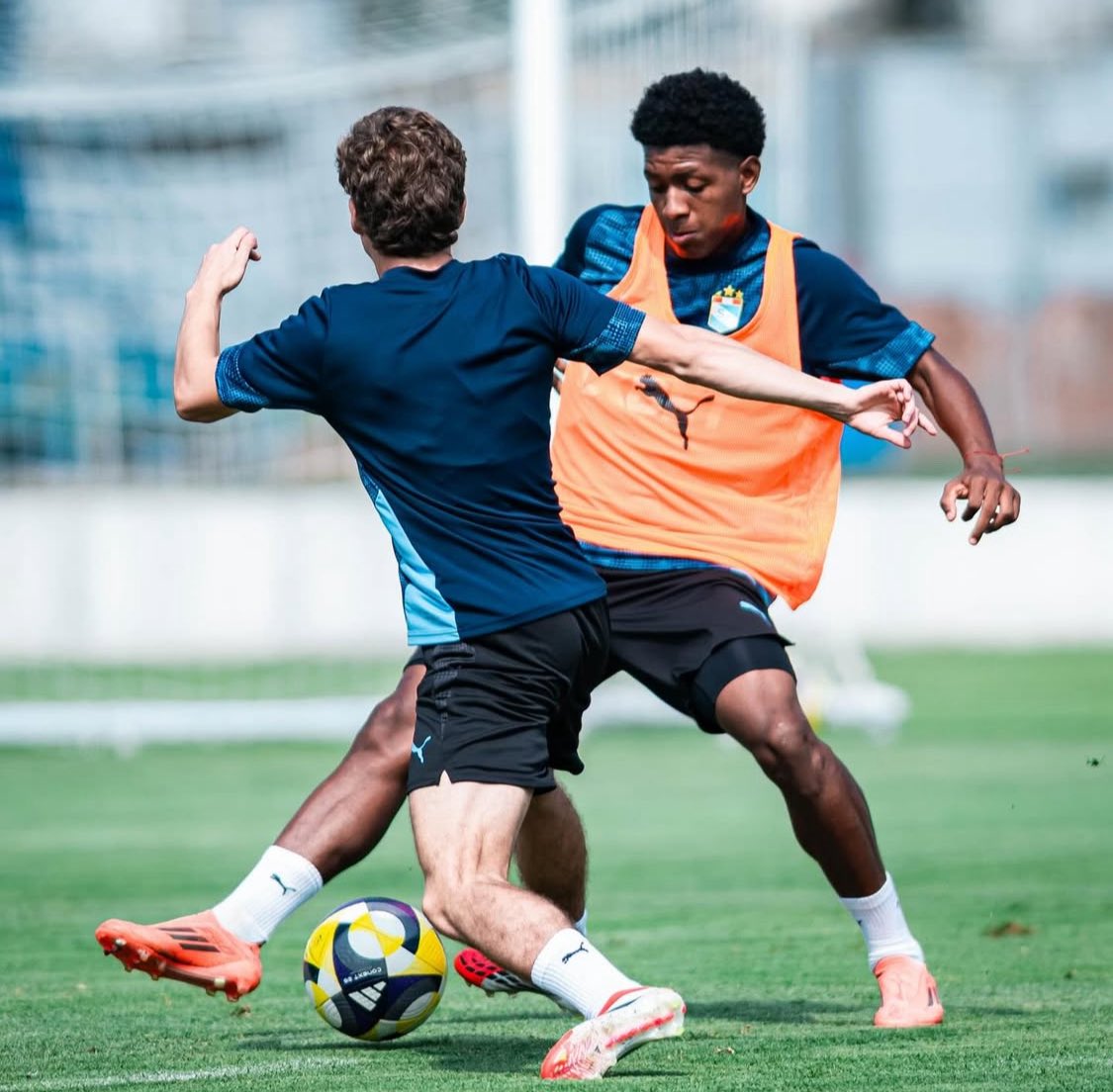 reixxcs's tweet image. #OFICIAL🚨 
Sporting Cristal tendrá un Amistoso este Domingo 11 de Enero ante Deportivo Moquegua a las 09:00 AM en La Florida 🏟️.

ℹ️ Información gracias a : @marcelo_eslava