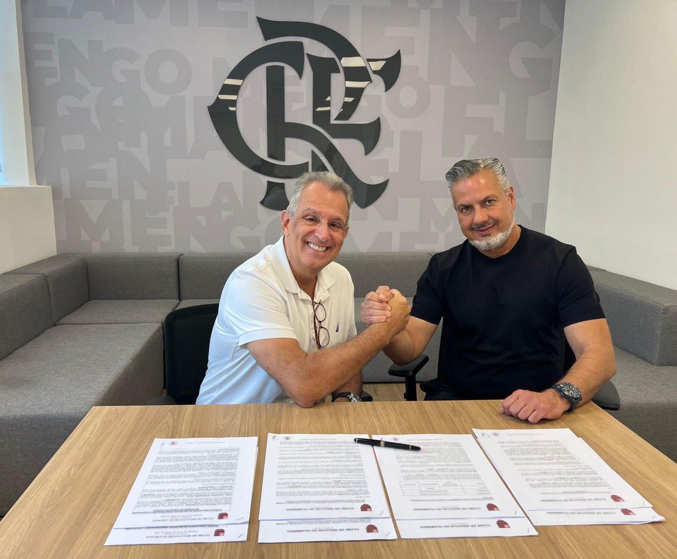 fla_infos's tweet image. Flamengo entende que um atacante de 30 milhões de euros vindo do exterior custaria, no total, cerca de € 35 milhões (R$ 220,5 milhões), por conta de comissões, impostos e etc.

No caso de Carrascal, por exemplo, foram pagos € 12 milhões ao Dínamo de Moscou, mas o custo total da…