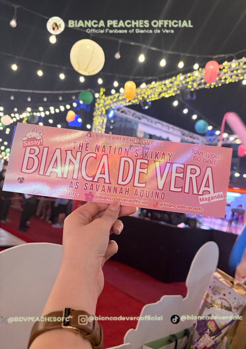 BDVPEACHESOFC's tweet image. Bianca de Vera hand banners spotted tonight at DSF Night Market, Al Rigga! 

BIANCA INVADES DUBAI