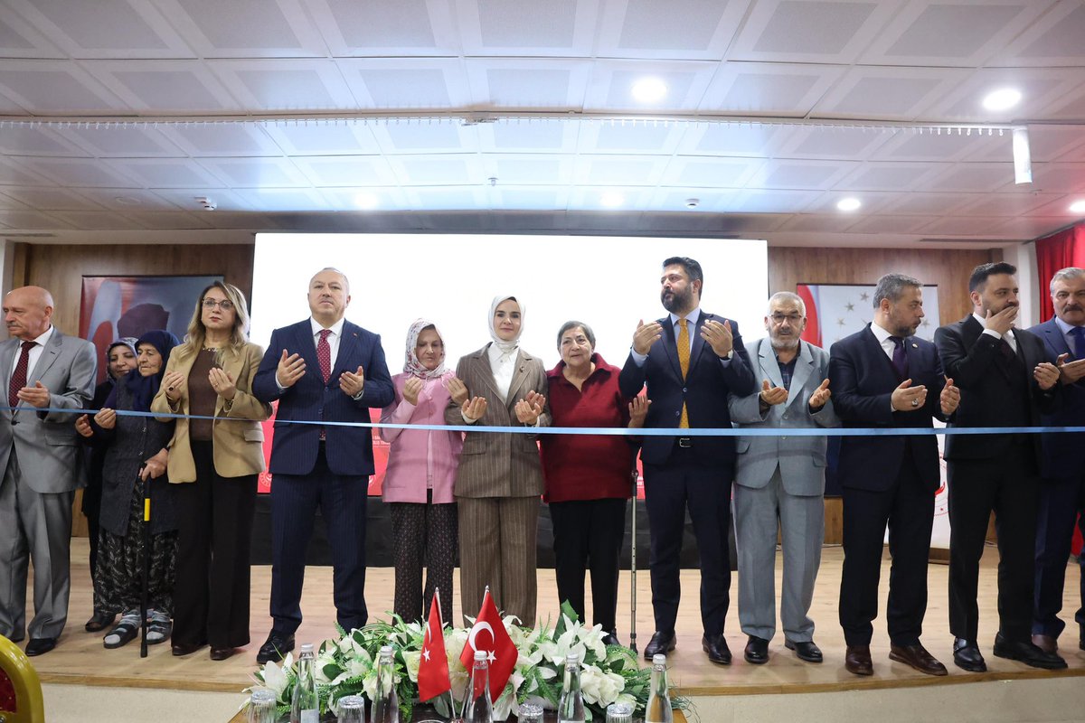 📍 Nevşehir

Nevşehir’imize yeni bir hizmet noktası kazandırmanın mutluluğunu yaşıyoruz.

Kıymetli büyüklerimizin huzurunu ve güvenliğini sağlamak en temel önceliğimiz. Bu doğrultuda bugün, Kapadokya Huzurevi Yaşlı Bakım ve Rehabilitasyon Merkezimizin açılışını gerçekleştirdik.