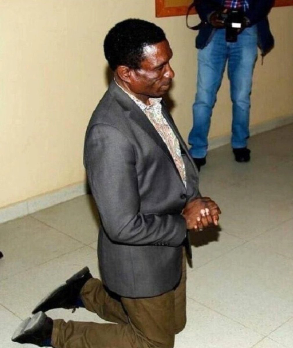 I am Mimi Hearts , and I'm kindly requesting all my 490k followers to vote for BobiWine come 15th. We need Change and Change is Now 🤝🧎‍♀️