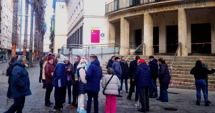 En Castilla-La Mancha también nos concentramos contra la agresión imperialista de EE.UU. a Venezuela. Page tardó 3 días en pronunciarse y volvió a ser equidistante. Su reproducción del odio a Maduro fue clave para permitir el ataque. Frente a la ruptura del derecho no hay peros.