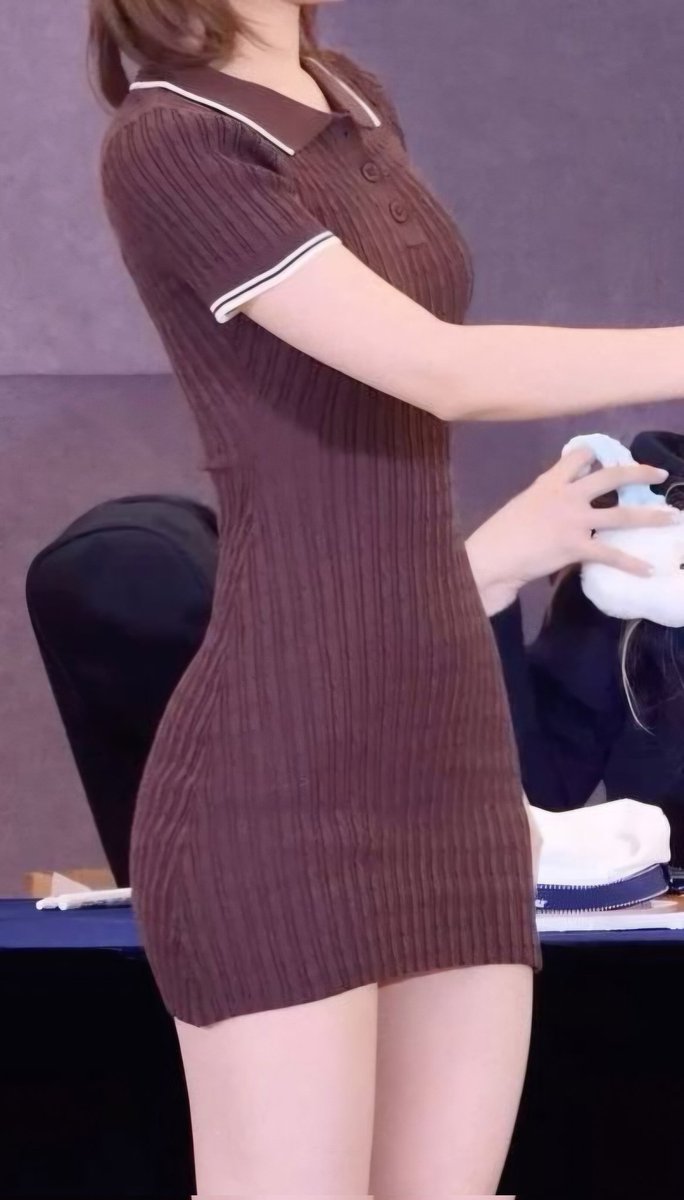 l0onatica's tweet image. her body is so tea you can tell who it is without even looking at her face